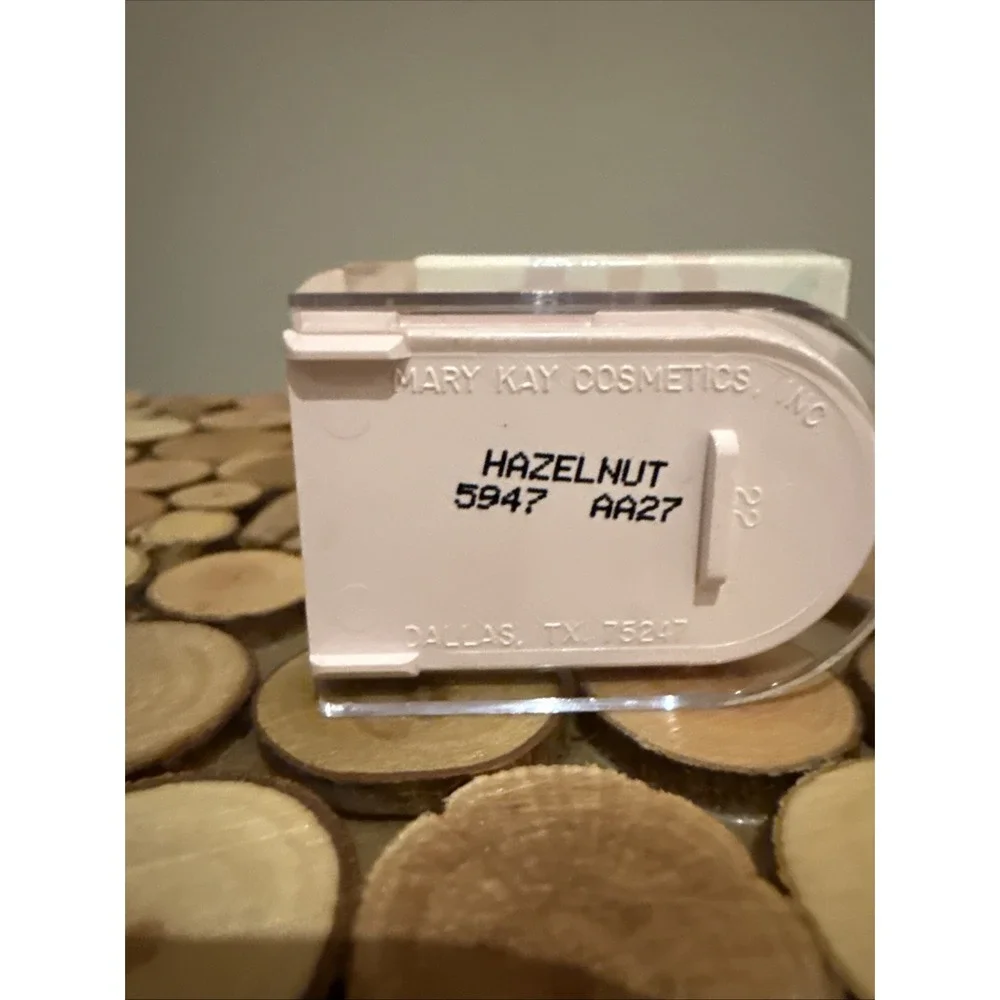 Vintage Mary Kay Powder Perfect Eye Color HAZELNUT .09‎ Oz. #5947
